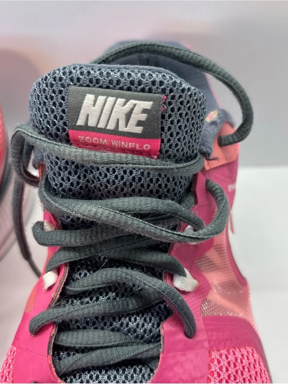 Nike Zoom Dynamic Web Women's Pink and Gray Dynamic Web Running Shoe size 8.58